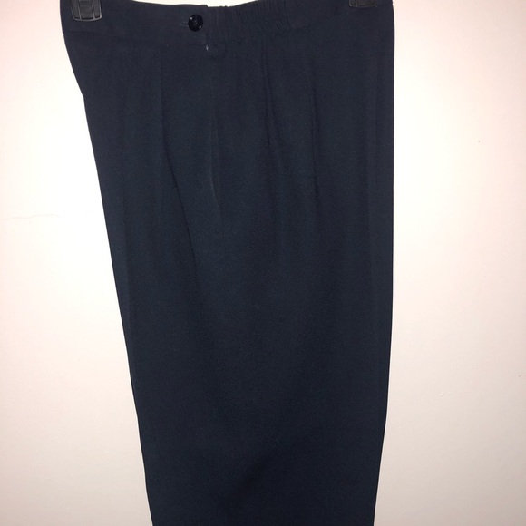 Kennituck Two Piece Set - Picture 3 of 3